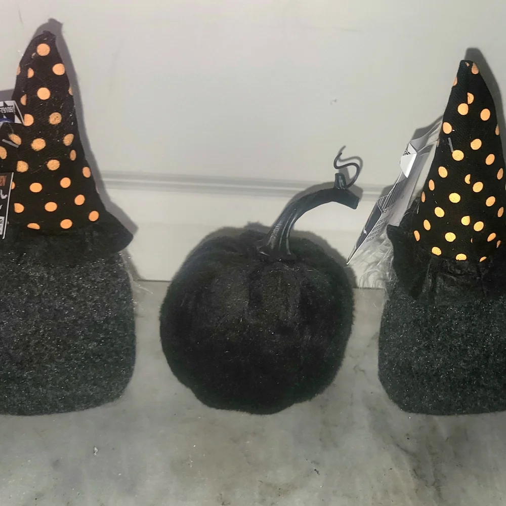 Witch Gnomes Black Pumpkin Set - Picture 2 of 2